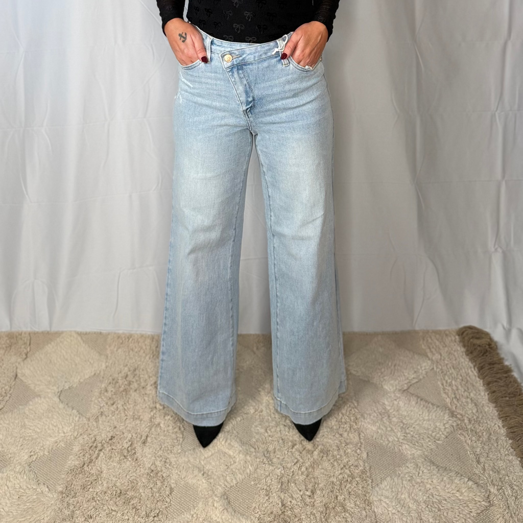 Zoey Criss-Cross Jeans